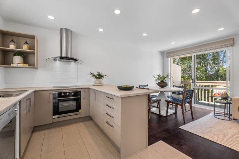 Photo of property in 11/37 Waipa Street, Birkenhead, Auckland, 0626