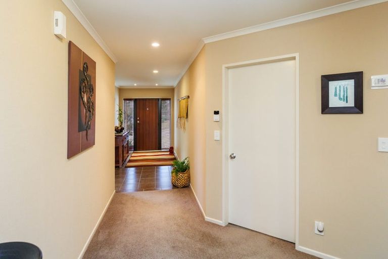 Photo of property in 36 Tennyson Avenue, Kelvin Grove, Palmerston North, 4414