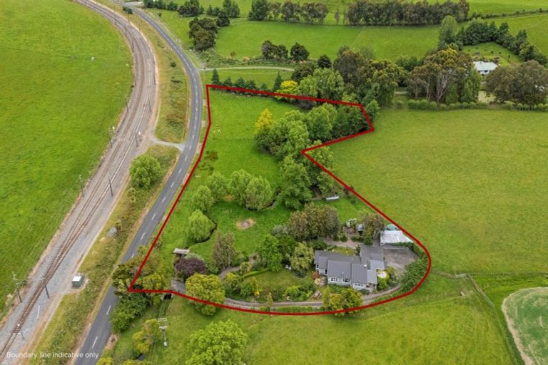 Photo of property in 80 Lethbridge Road, Feilding, 4779
