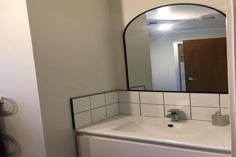 Photo of property in 2/87 Mallard Drive, Selwyn Heights, Rotorua, 3015