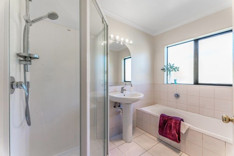 Photo of property in 19 Shankill Place, East Tamaki, Auckland, 2013