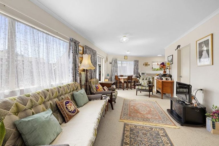 Photo of property in 3/9 Kelvin Place, Westown, New Plymouth, 4310