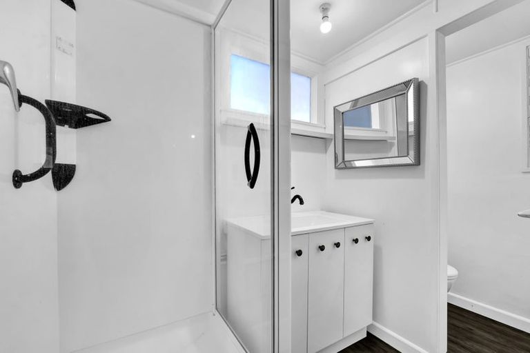 Photo of property in 402 South Road, Hawera, 4674