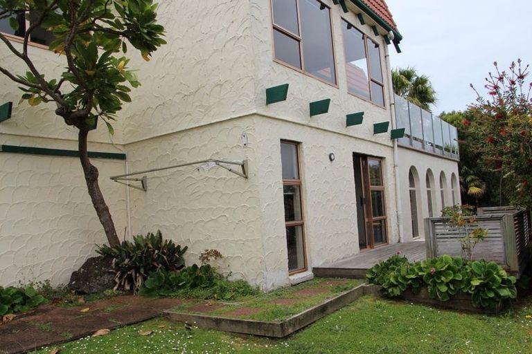 Photo of property in 31 Jellicoe Road, Murrays Bay, Auckland, 0630