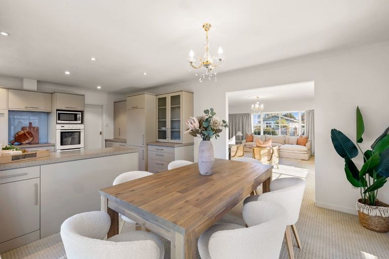 Photo of property in 293 Mangorei Road, Merrilands, New Plymouth, 4312