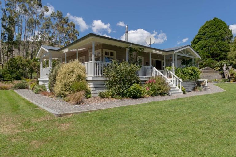Photo of property in 808 Whitemans Valley Road, Whitemans Valley, Upper Hutt, 5371