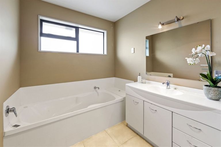 Photo of property in 4 Hemsworth Mews, Casebrook, Christchurch, 8051