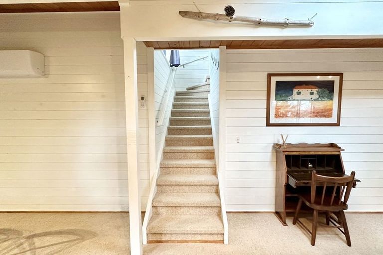 Photo of property in 98 Hadfield Street, Beach Haven, Auckland, 0626