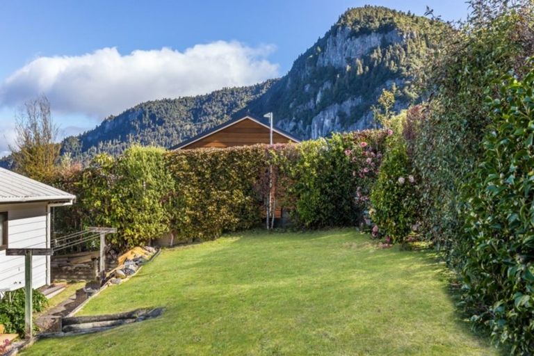 Photo of property in 16 Hinekapi Terrace, Kuratau, Turangi, 3381