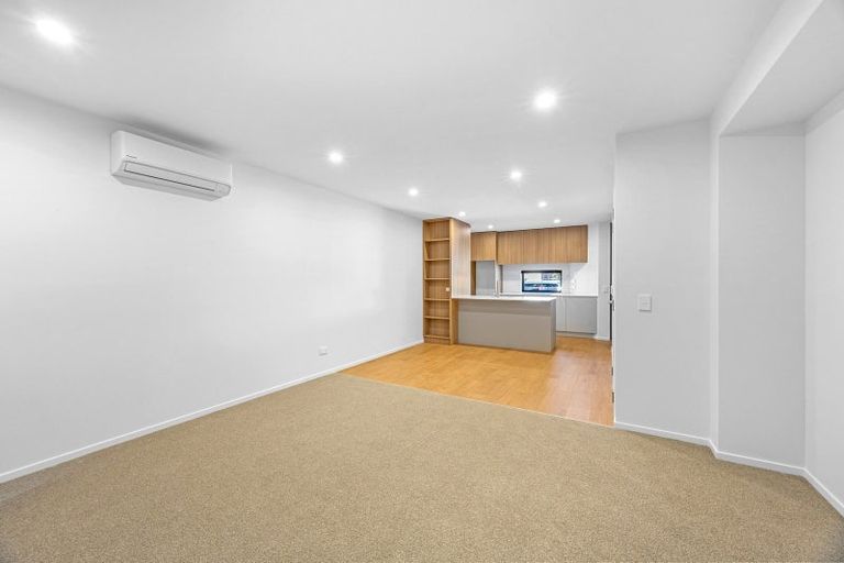 Photo of property in 5/90 Holly Road, St Albans, Christchurch, 8014