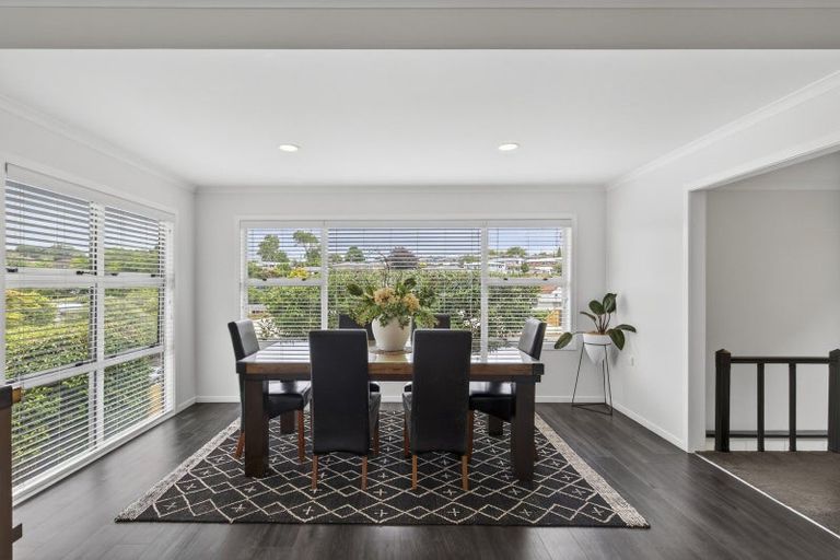 Photo of property in 5 Whitby Place, Westown, New Plymouth, 4310