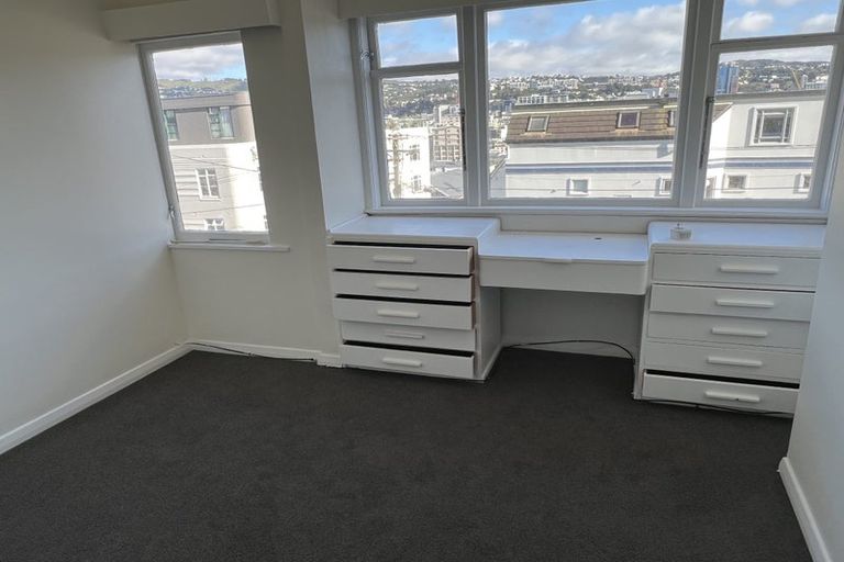 Photo of property in 22 Hawker Street, Mount Victoria, Wellington, 6011