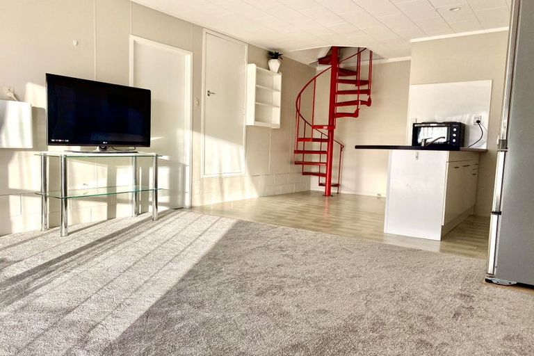 Photo of property in 37 Marellen Drive, Red Beach, 0932