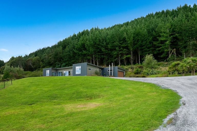 Photo of property in 29 Eastern Rise, Manakau, 5573