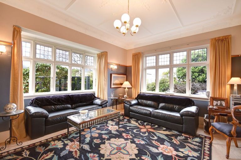 Photo of property in 135 Eglinton Road, Mornington, Dunedin, 9011