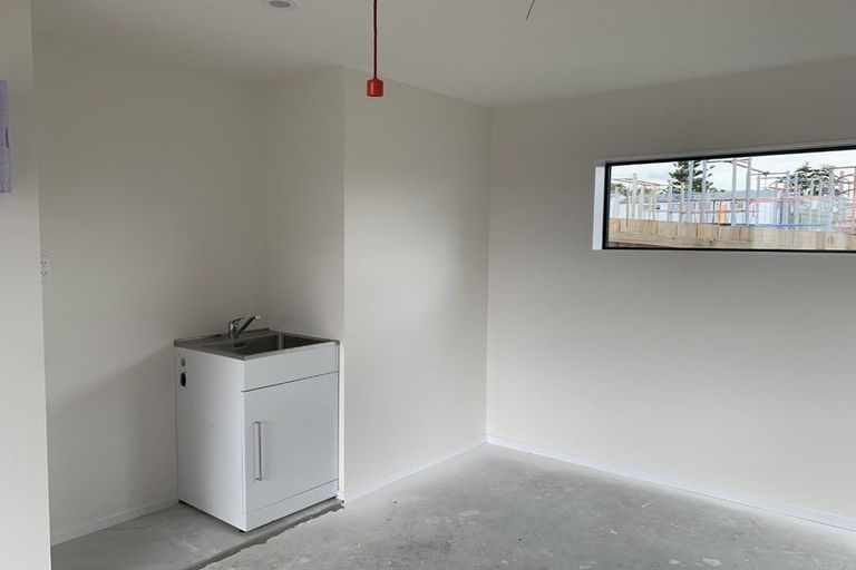 Photo of property in 17c Massine Place, Randwick Park, Auckland, 2105