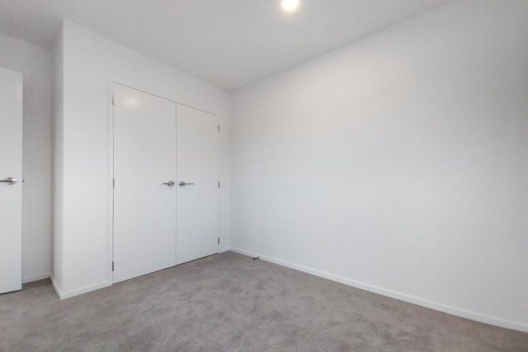 Photo of property in 4/535 Swanson Road, Ranui, Auckland, 0612