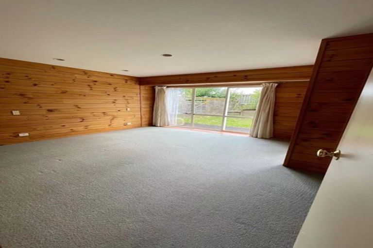Photo of property in 1 Graham Collins Drive, Windsor Park, Auckland, 0632