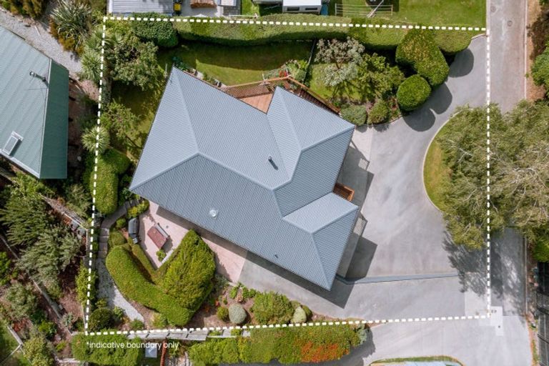 Photo of property in 8 Larch Place, Wanaka, 9305