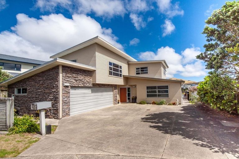 Photo of property in 17 Nether Green Crescent, Johnsonville, Wellington, 6037