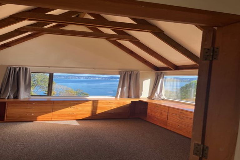 Photo of property in 14 Taungata Road, York Bay, Lower Hutt, 5013