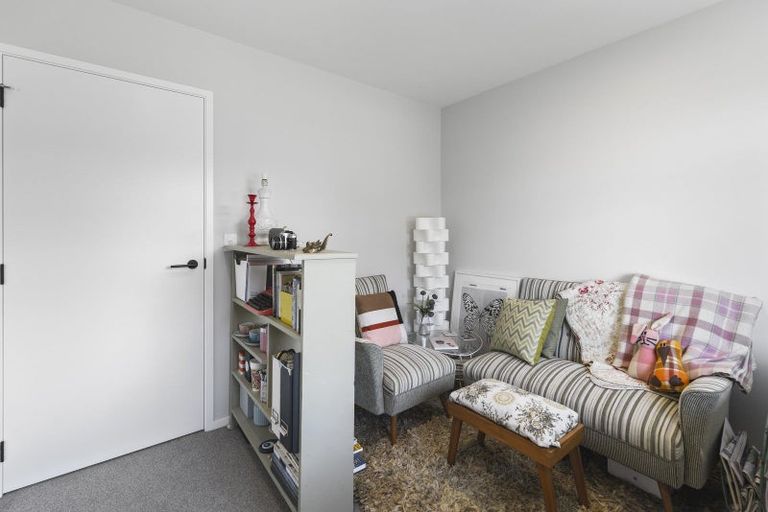 Photo of property in 7 Fairview Place, Levin, 5510