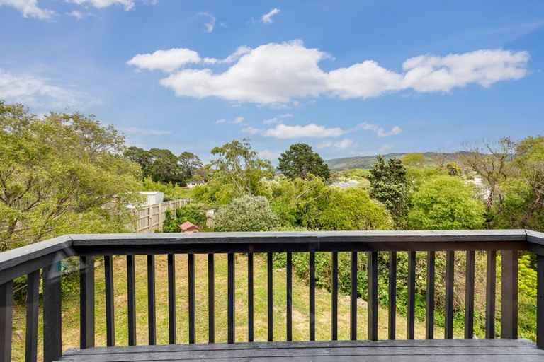 Photo of property in 20 Cornwall Crescent, Cannons Creek, Porirua, 5024