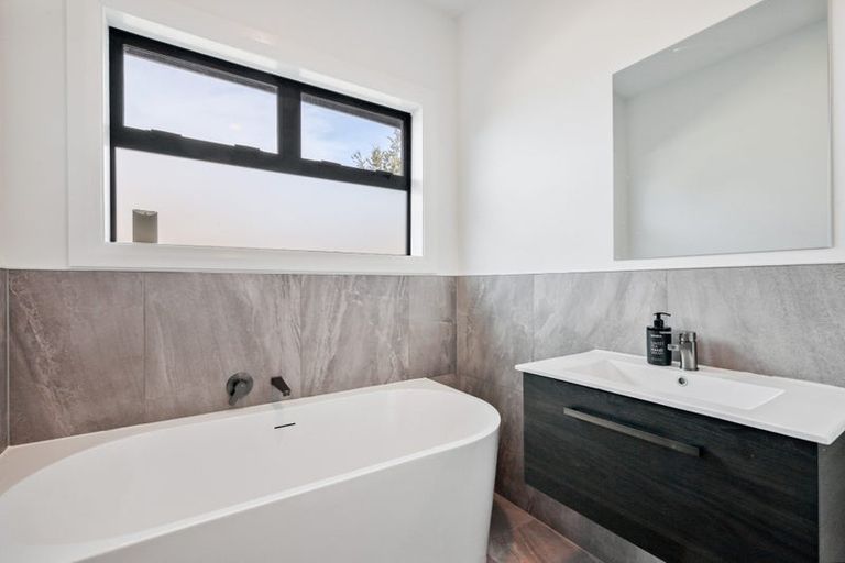 Photo of property in 191 High Street, Oxford, 7430