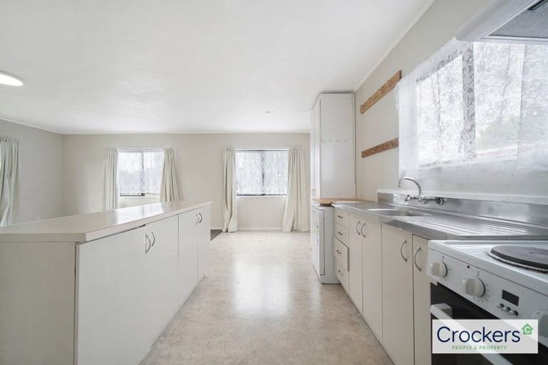 Photo of property in 6 Templeton Place, Clendon Park, Auckland, 2103