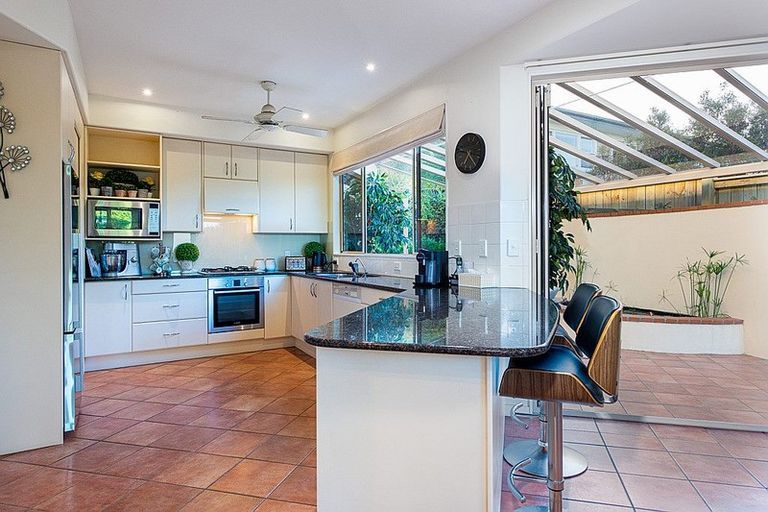 Photo of property in 3/284 Lake Road, Hauraki, Auckland, 0622