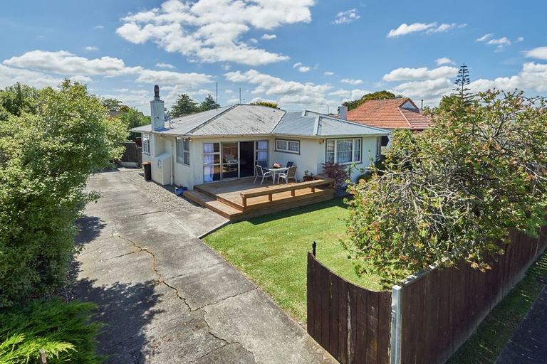 Photo of property in 33 Gloucester Street, Takaro, Palmerston North, 4412
