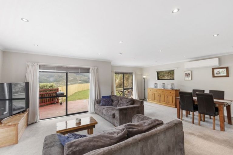 Photo of property in 267 Maungaraki Road, Maungaraki, Lower Hutt, 5010