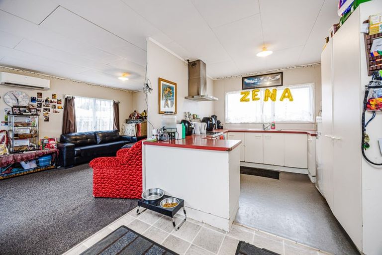 Photo of property in 1/5 Solveig Place, Randwick Park, Auckland, 2105