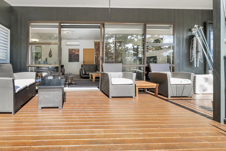 Photo of property in 367 Triangle Road, Henderson, Auckland, 0610