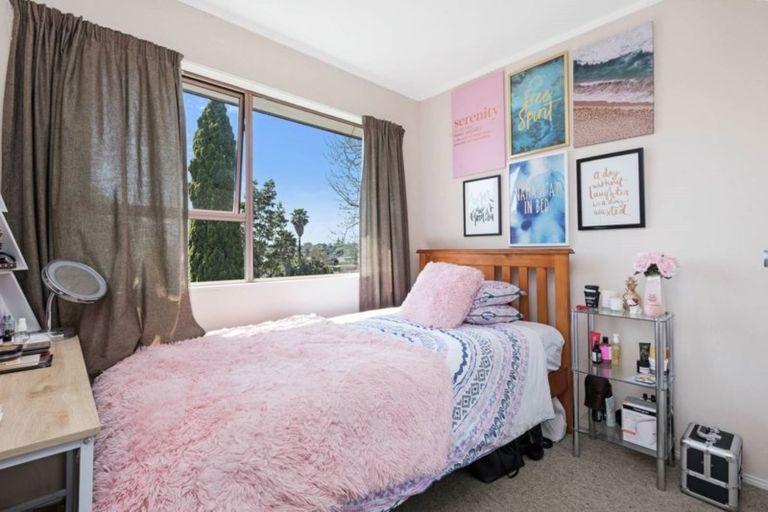 Photo of property in 1/18 Pegler Drive, Howick, Auckland, 2014