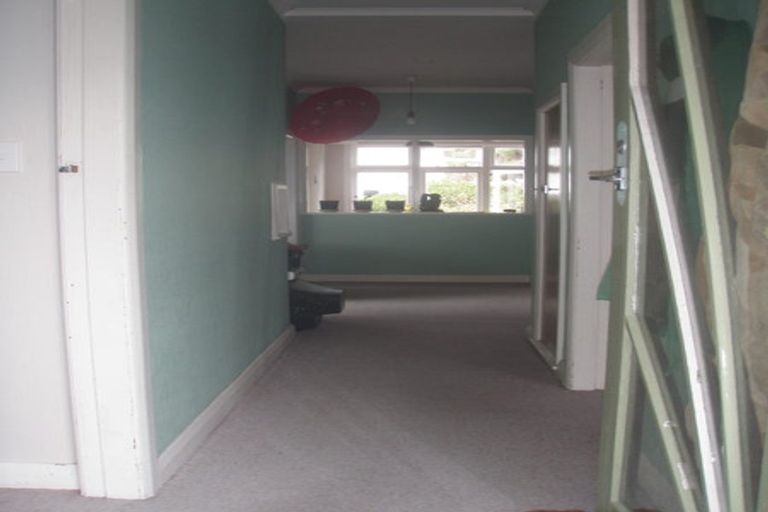 Photo of property in 16 Moffitt Street, Vogeltown, Wellington, 6021