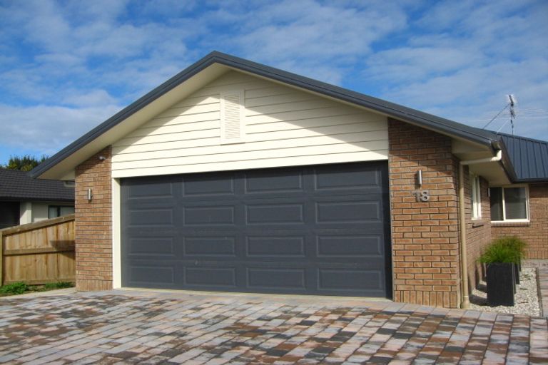 Photo of property in 18 Kura Place, Mosgiel, 9024