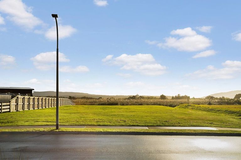 Photo of property in 32 Westside Road, Port Waikato, Tuakau, 2695