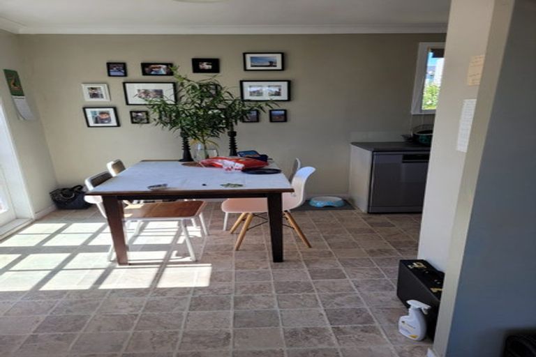 Photo of property in 64a Captain Scott Road, Glen Eden, Auckland, 0602