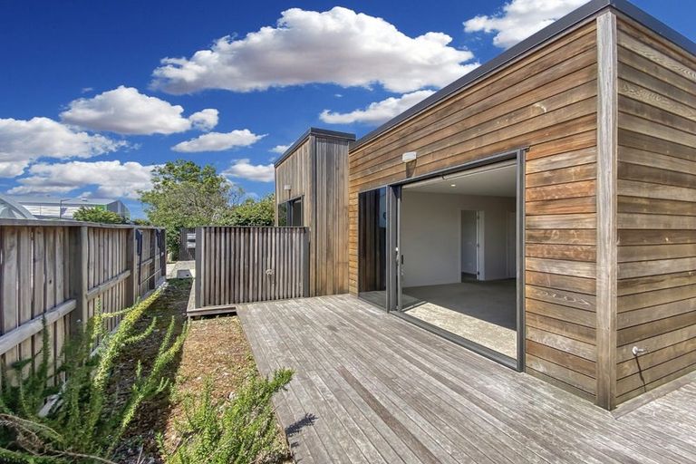 Photo of property in 1/22 Pascal Street, Palmerston North, 4410