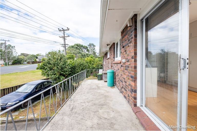 Photo of property in 486 Don Buck Road, Massey, Auckland, 0614