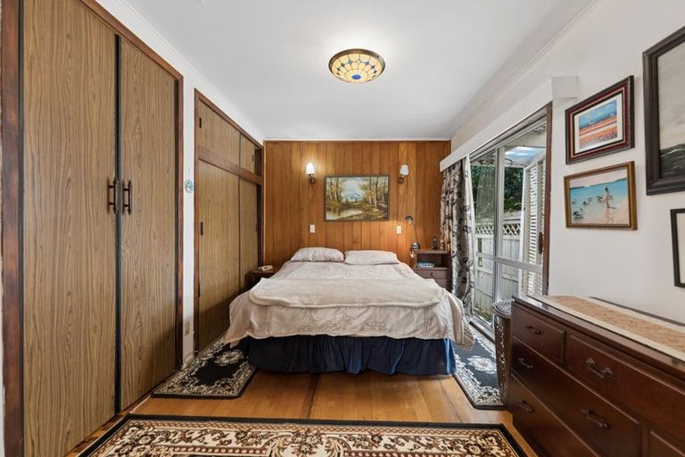 Photo of property in 13 Ward Crescent, Te Atatu Peninsula, Auckland, 0610