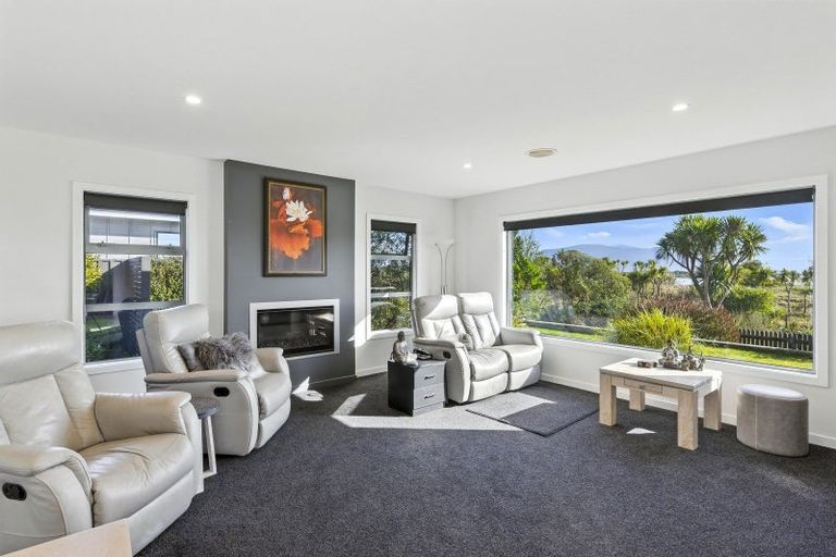 Photo of property in 22 Taranui Way, Paraparaumu Beach, Paraparaumu, 5032