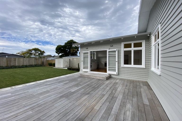 Photo of property in 1 Roach Street, Marewa, Napier, 4110