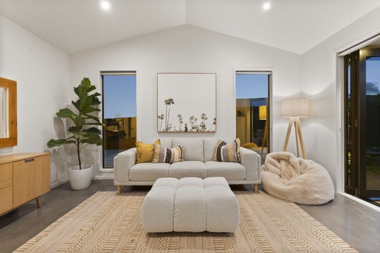 Photo of property in 5 Canoe Lane, Riverhead, 0820