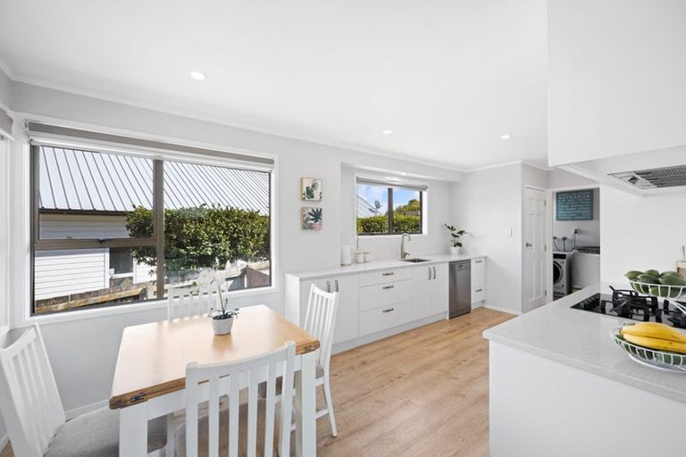 Photo of property in 12 Hibiscus Avenue, Hamilton Lake, Hamilton, 3204