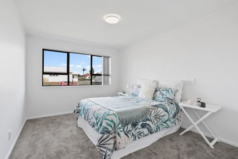 Photo of property in 2/1 Wattle Street, New Lynn, Auckland, 0600