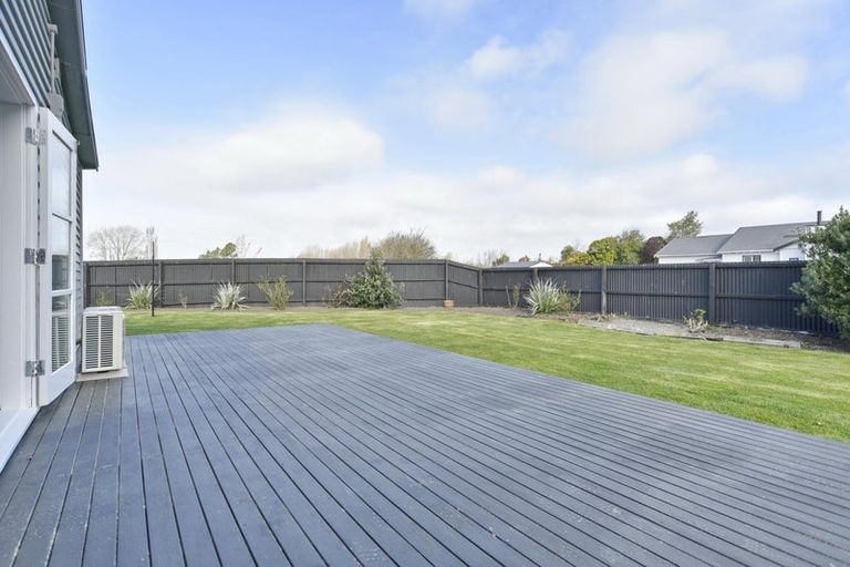 Photo of property in 868 Main North Road, Belfast, Christchurch, 8051