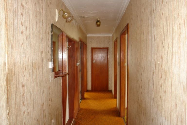 Photo of property in 28 Cambridge Street, Patea, 4520