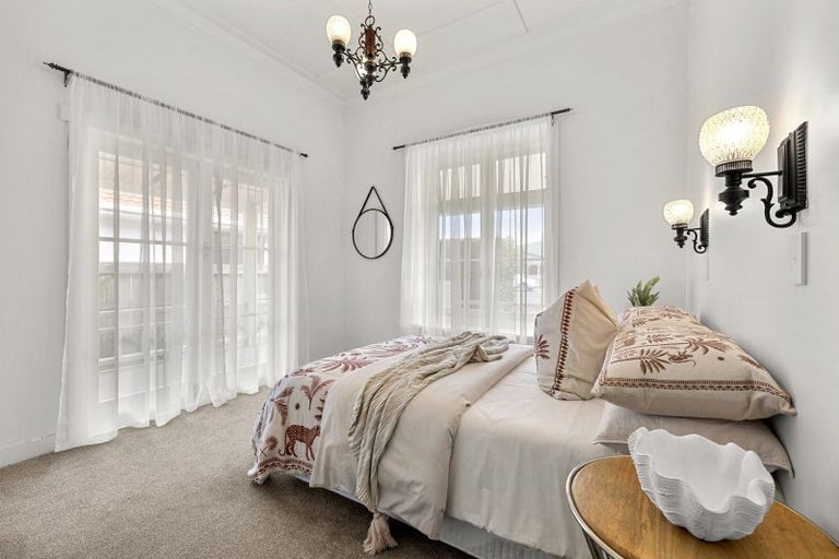 Photo of property in 12a Bankart Street, Raglan, 3225